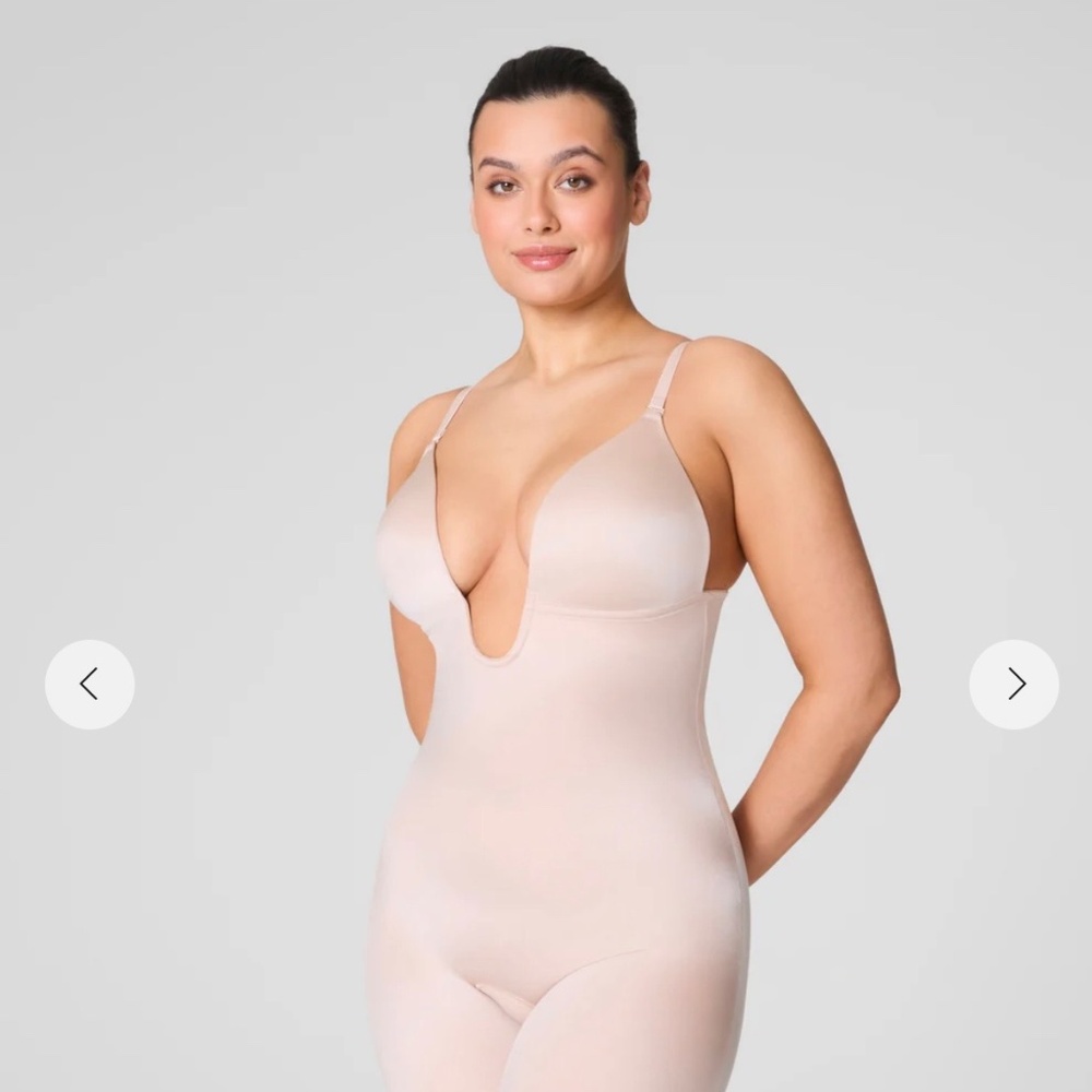 SPANX Plunge Low Back Mid Thigh Bodysuit - Size M - Picture 3 of 7